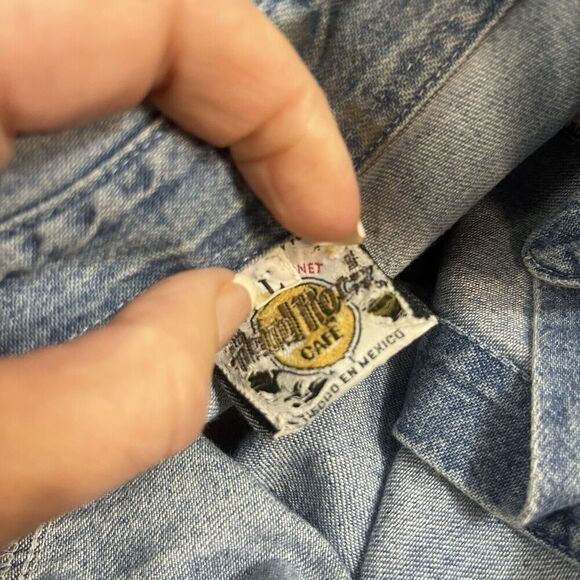 Vintage Ladies Hard Rock Cafe Cancun Shirt size Large Denim Jean Casual Guitars - Picture 9 of 9